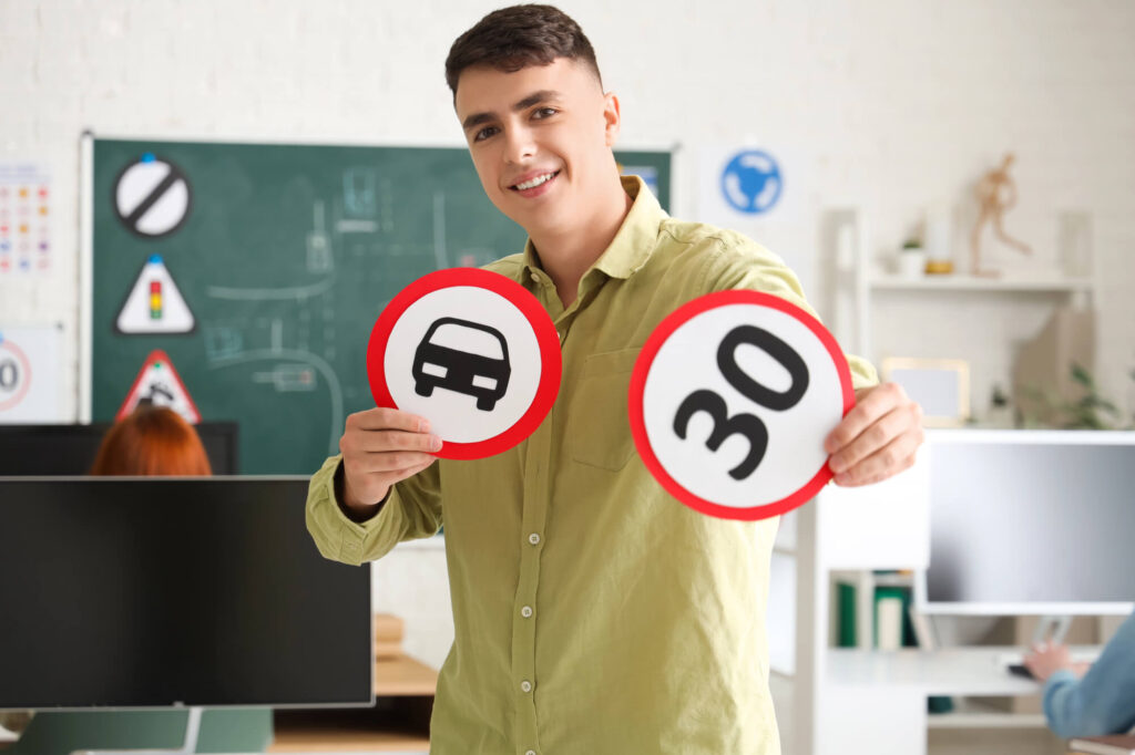 Online vs. Classroom Driver's Ed Pros and Cons